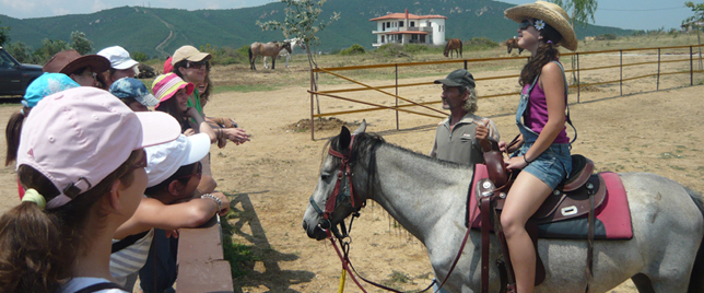 Μαθήματα Ιππασίας στο Αγρόκτημα "Ιππόκοσμος"