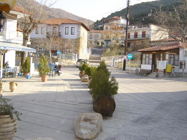 Η Πλατεία του Άνω Σταυρού
