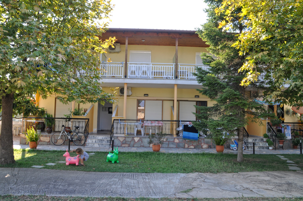 Maria Kiparissi Rooms Vrasna Beach