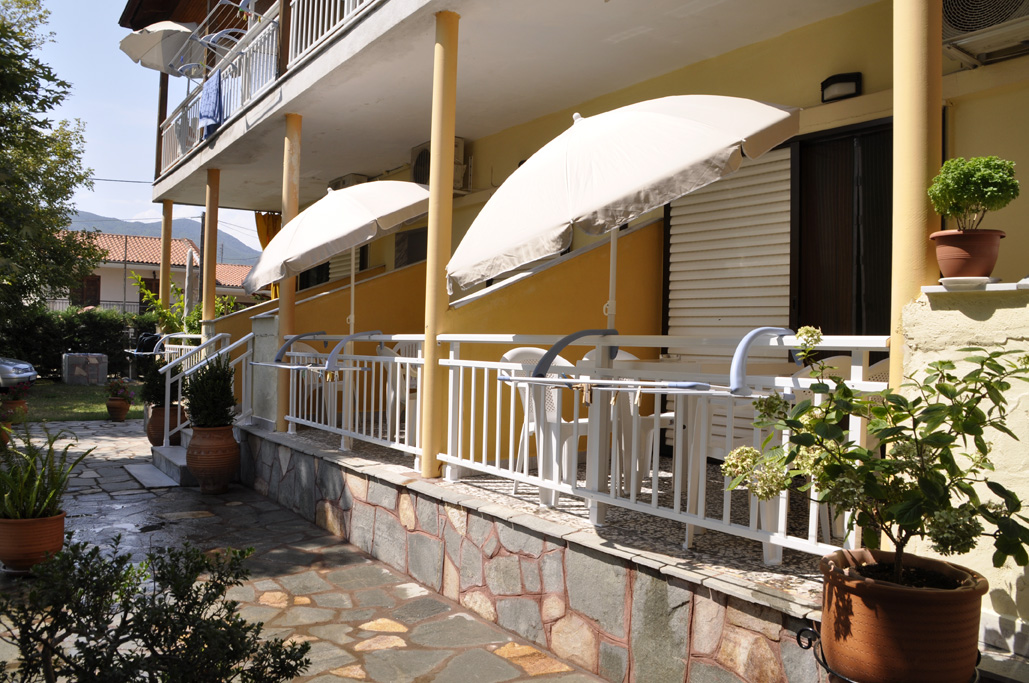 Maria Kiparissi Rooms Vrasna Beach