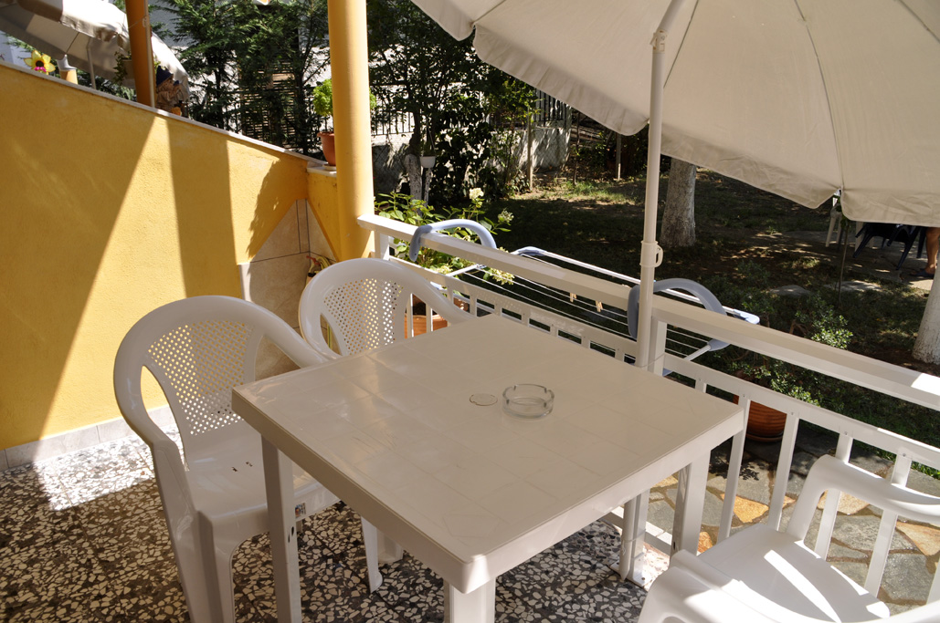 Maria Kiparissi Rooms Vrasna Beach