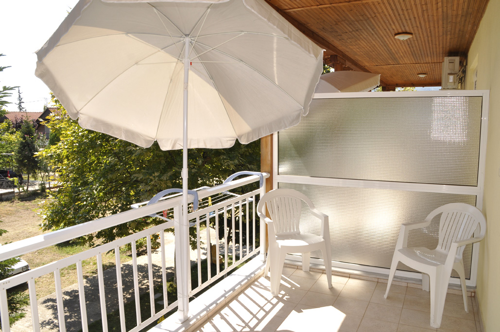 Maria Kiparissi Rooms Vrasna Beach