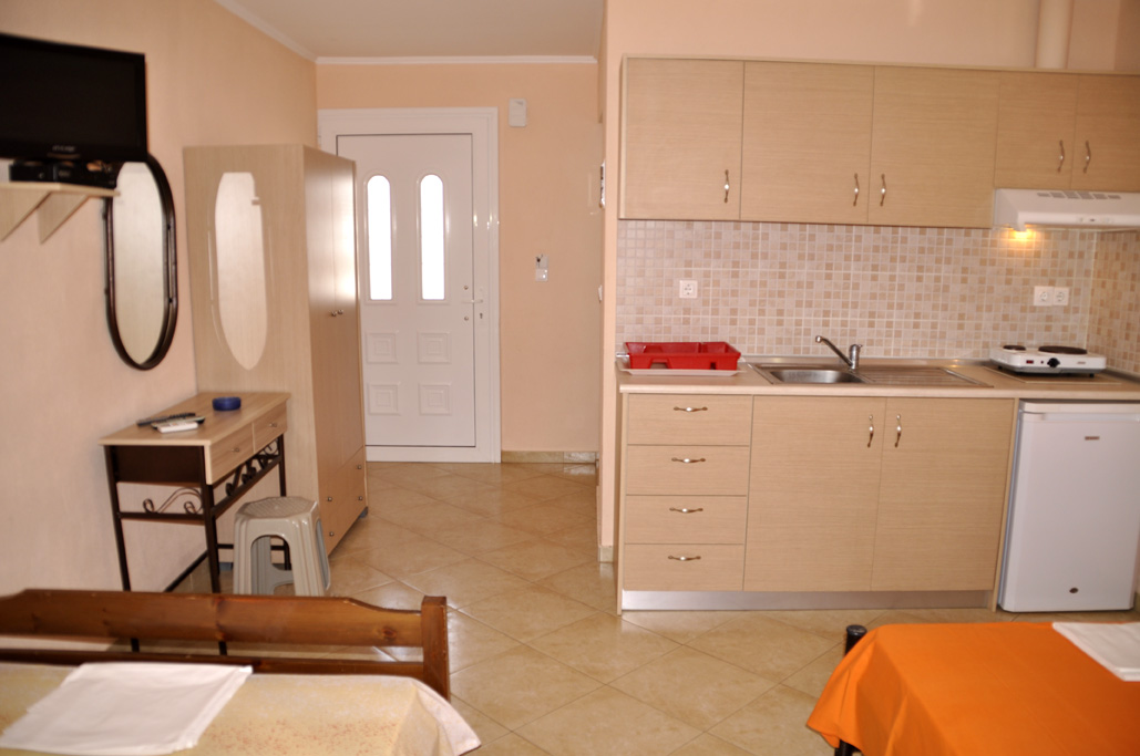 Maria Kiparissi Rooms Vrasna Beach