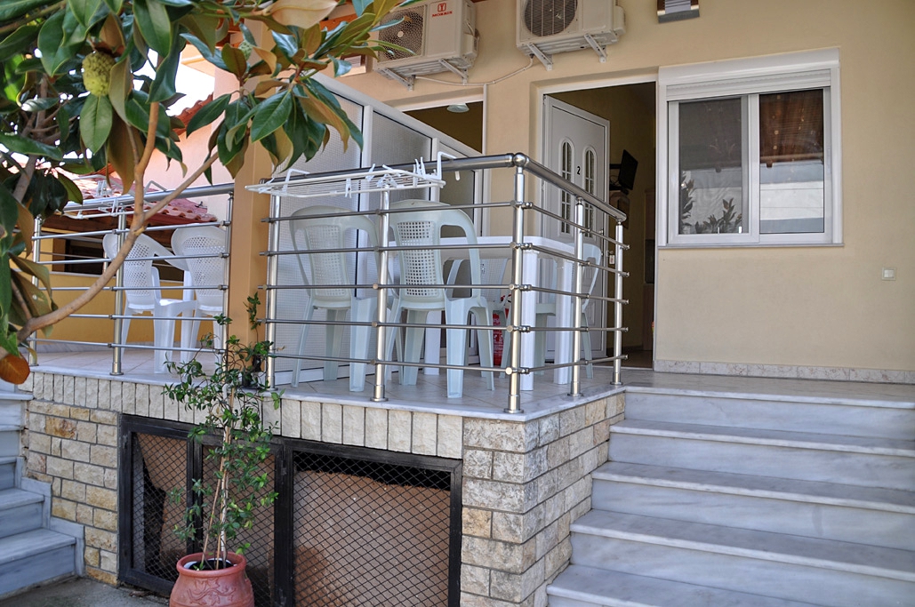 Themis Rooms Nea Vrasna