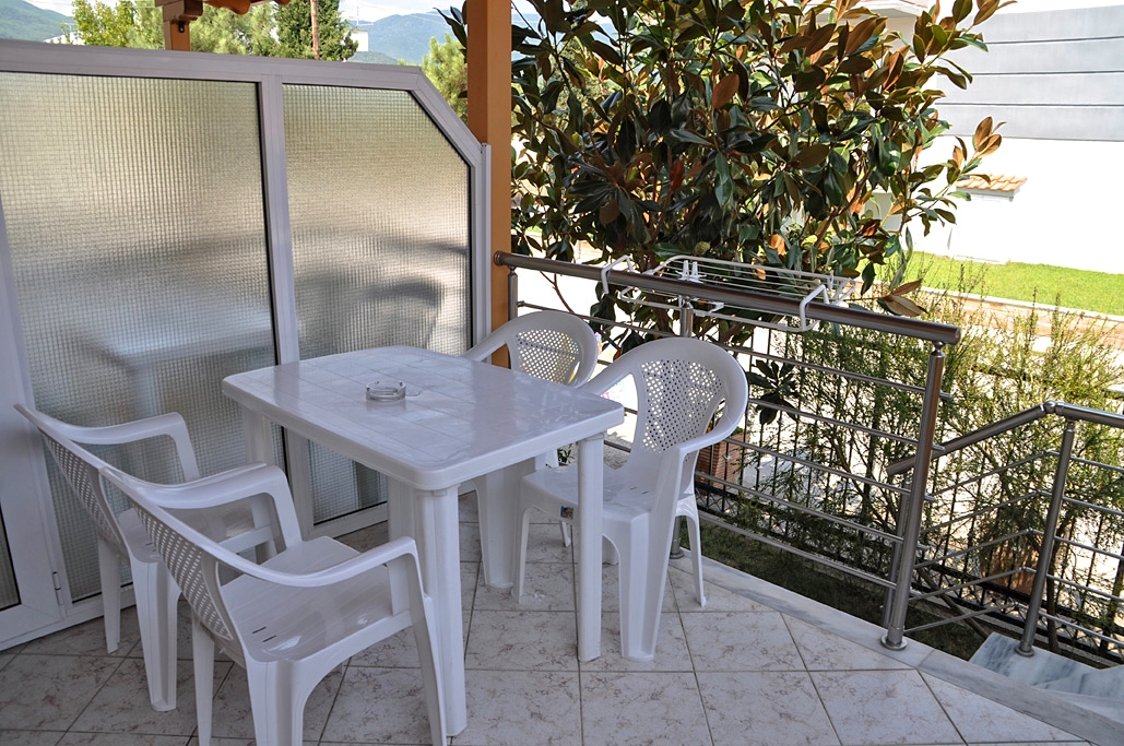 Themis Rooms Nea Vrasna