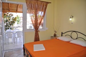 Themis Rooms Nea Vrasna