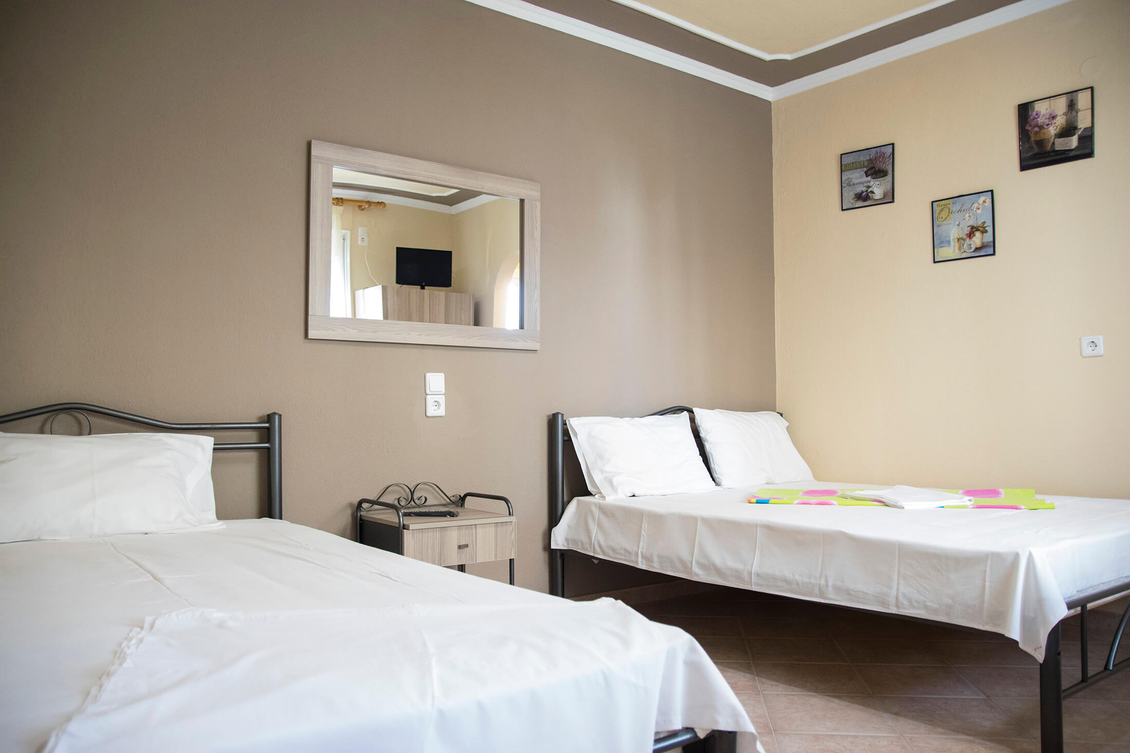 Lafazanis I Rooms Nea Vrasna