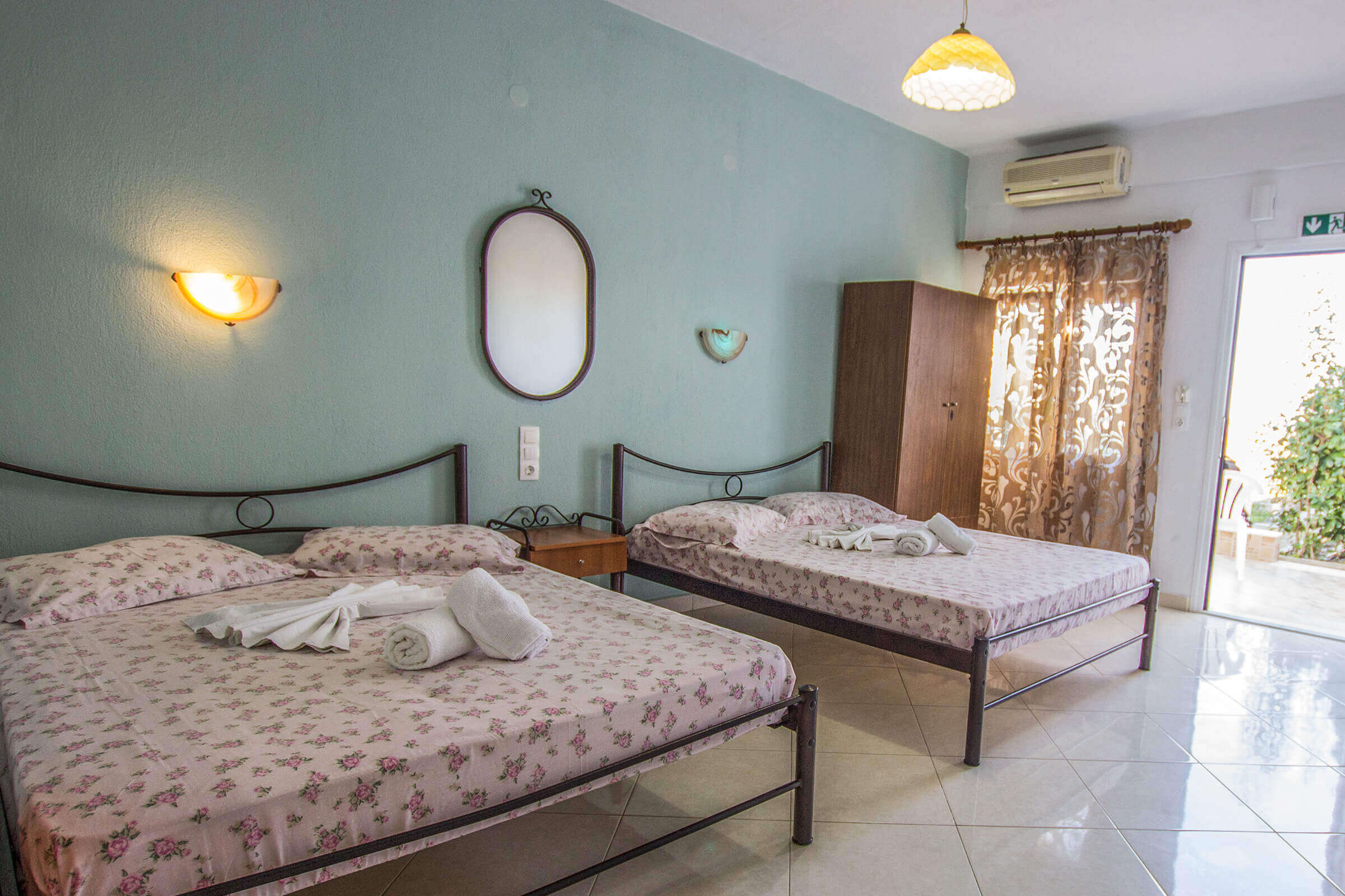 nefellirooms-vrasna-beach-room-1-4