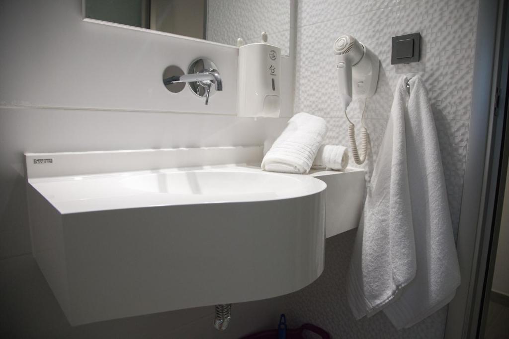 amalia-rooms-sea-view-neavrasna-040