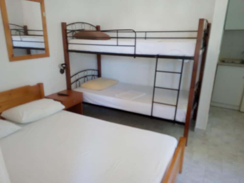 Mentoza Rooms | Stavros